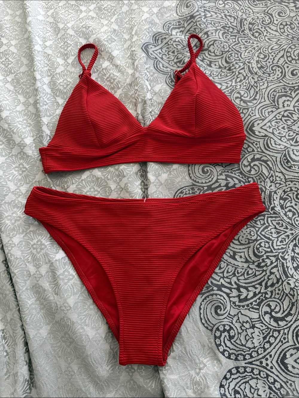 Women’s Red Ribbed Bikini Set - Classic Two-Piece Swim
